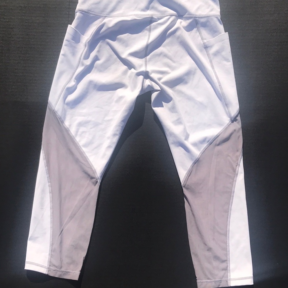 Athleta White & Tan Capri/Crop Leggings - Picture 12 of 13